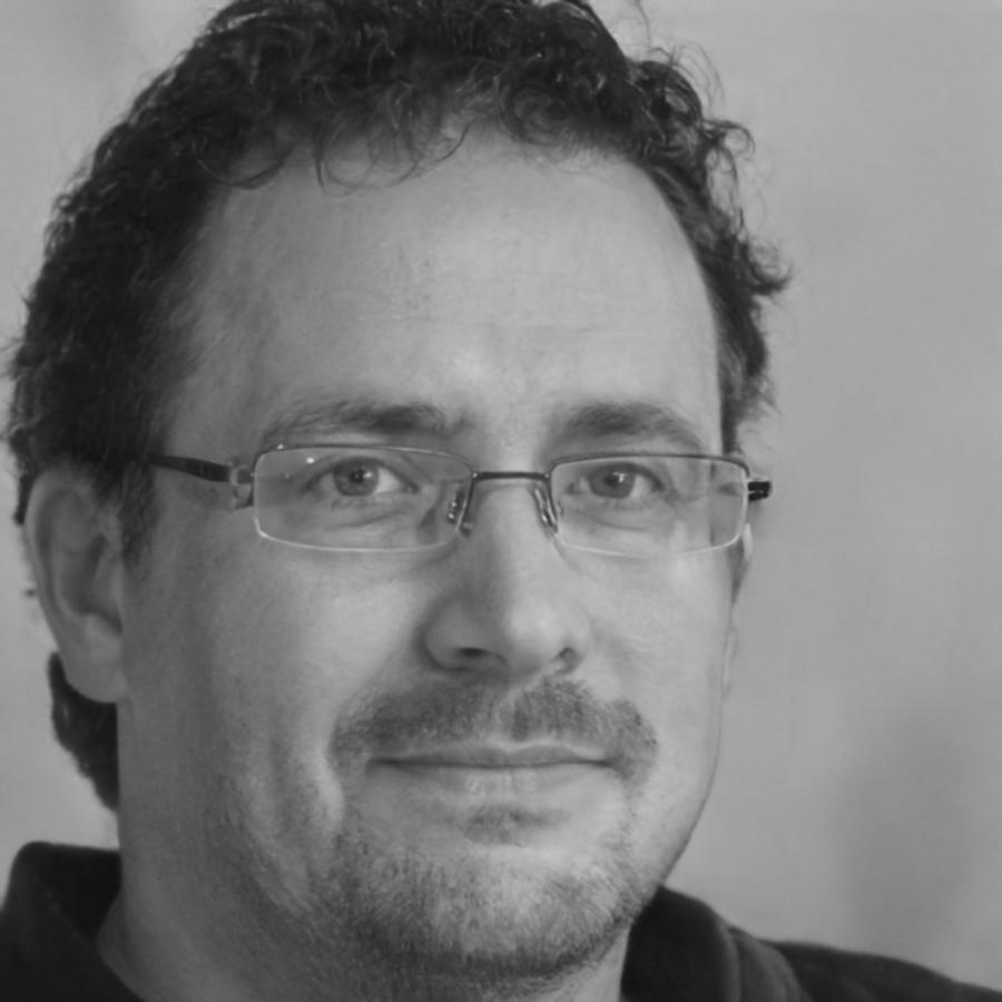 Antoine Dubois, Spécialiste en Analyse Financière chez lirenthavosia